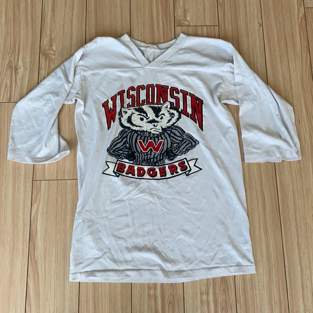 Vintage Wisconsin Badgers 3/4 sleeve shirt Size M